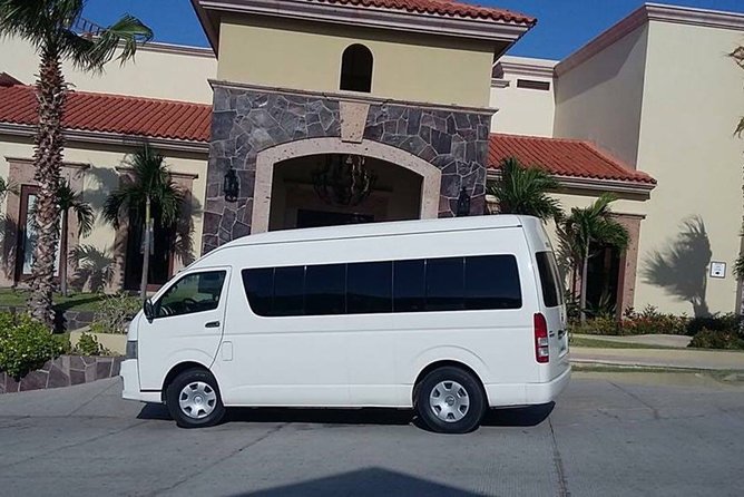 Airport Los cabos Round Trip Transportation - Drivers are often the best part