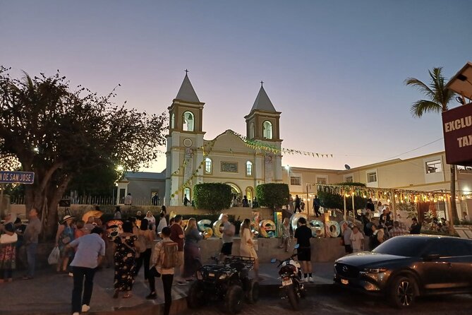 Art Walk Tour in Los Cabos - Walking Through the Art District