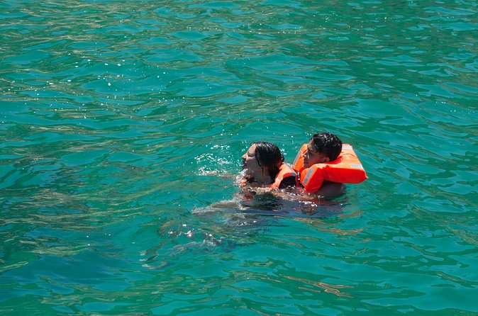 Boat Tour Snorkeling Tour with Guide, Drinks and Fruit - Final call: a smart short outing with one caveat