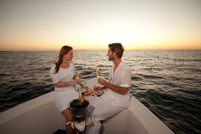 Cabo Arch Sunset Yacht Tour - Dinner & Drinks — Up to 18 Guests - El Arco, sea lions, and Cabo’s best-known view