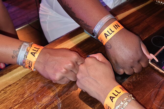 Cabo Bar Crawl - The BEST Bar and Clubs in Cabo - Cabo Shots closes the main club circuit