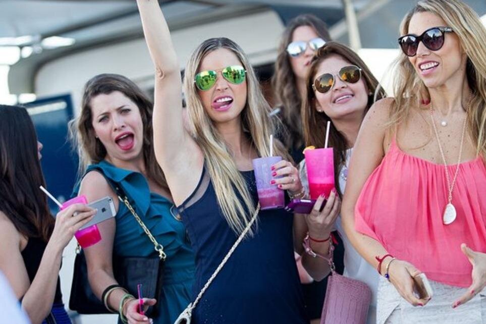 Cabo Boat Tour: Drinks, Lunch, Snorkeling, Dancing, and Transport - Music, games, and dancing define the final hour