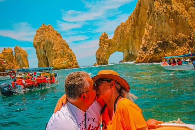 Cabo life Private Yacht in Los Cabos | 10 PAX & 3 HRS - Why Cabo looks best from the CABOLIFE