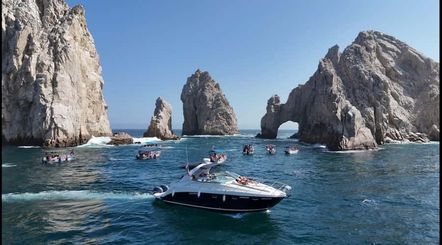 Cabo: Private Yacht Tour, Water Activities, Lunch & Drinks - Should you book it?
