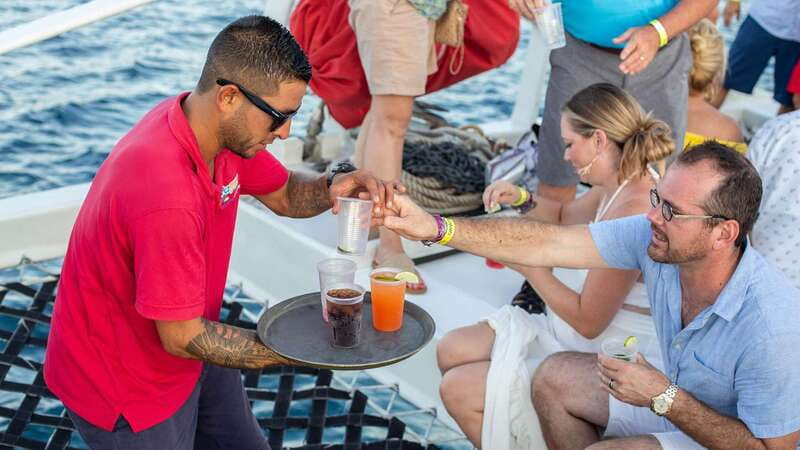 Cabo San Lucas: 2 Hour Sunset Cruise with Food and Wine - The 20-minute sunset window