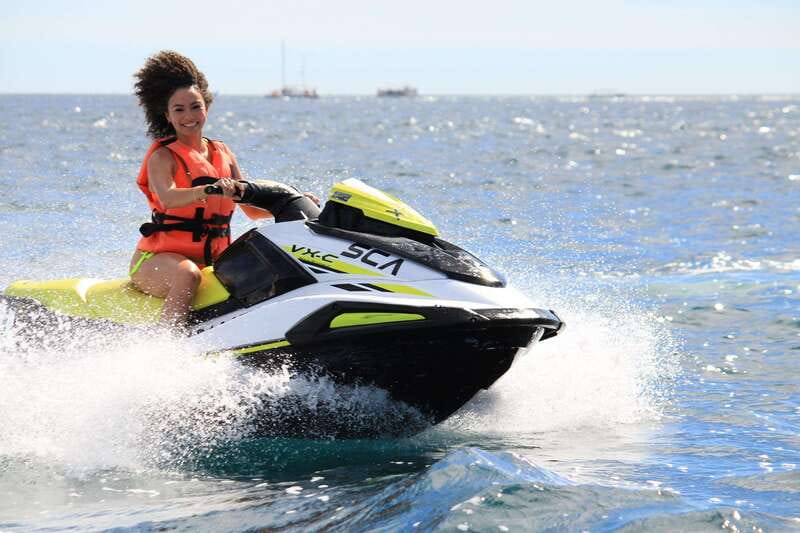 Cabo San Lucas Bay: Guided Jet Ski 30 minutes Rental - Age, weight, and health rules
