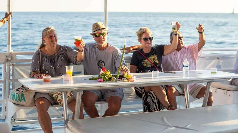 Cabo San Lucas: Cabo Mar Mexican Flavors Sunset Cruise - Drinks, music, and dancing on the bay