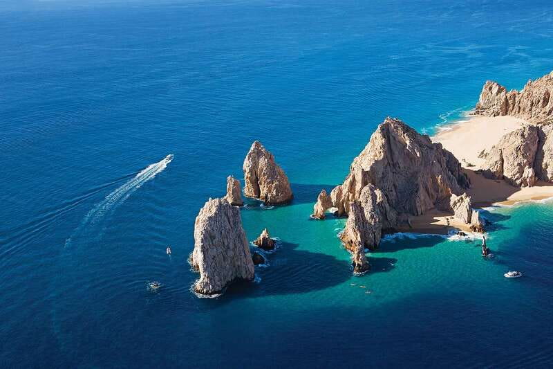 Cabo San Lucas: glass-bottom boat ride to "End of the Earth" - The boat ride and the limits of the glass bottom