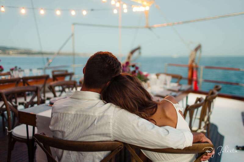 Cabo San Lucas: Sunset Yacht Cruise w/Chef Dinner & Open Bar - The first sail toward Los Arcos