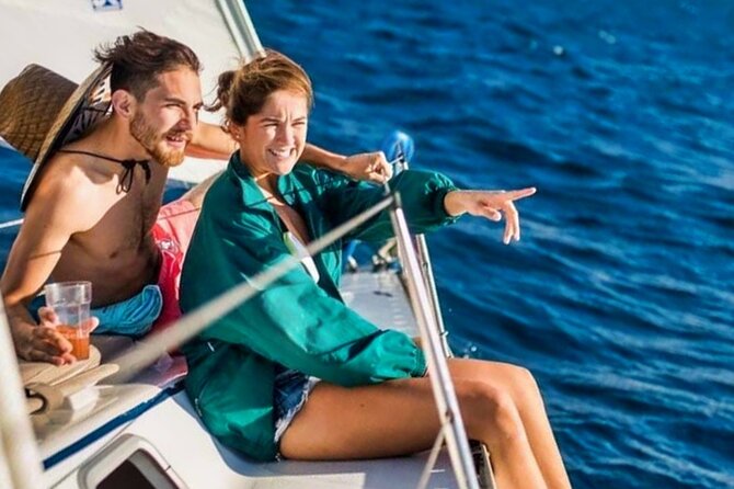 Cabo Snorkeling and Sailboat Tour with Lunch and Open Bar - Lunch, chips, and an open bar on board