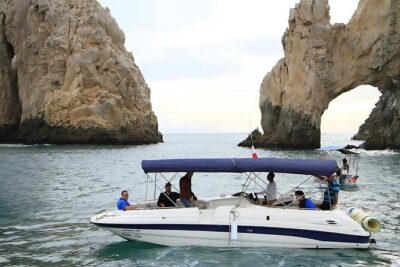 Cabo Yacht Tour to Lovers or Pelícano Beach + Beach Time