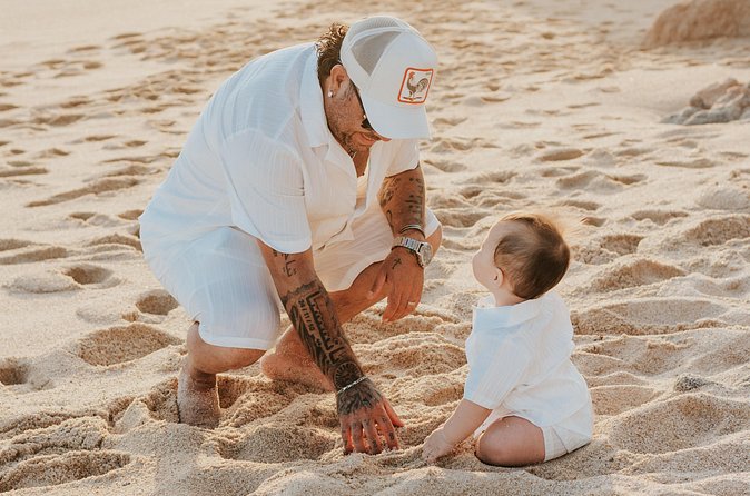 Family photo shoot on beach monuments - Who will get the most from this photo shoot?
