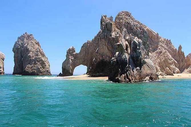 Famous Arch tour with Glass Bottom Boat. - What the small boat feels like on the water
