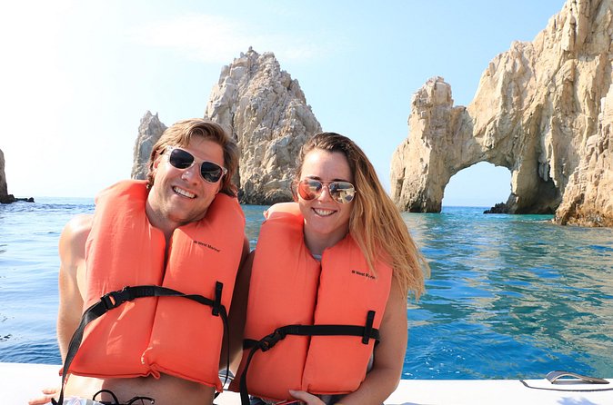 Glass Bottom Boat to the Arch and Lovers Beach: Optional Pickup - Choosing the right departure time