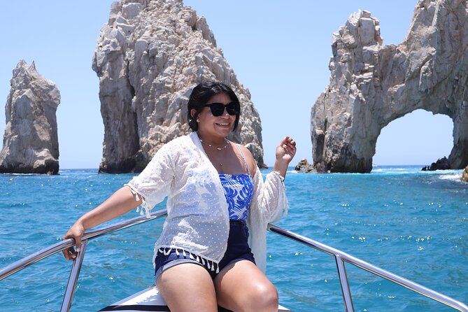 Group tour of the Cabo San Lucas Arch - Why El Arco is worth seeing from a boat