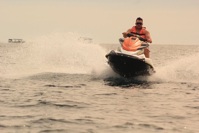 Jet Skiing in Cabo San Lucas - Sharing one Yamaha WaveRunner