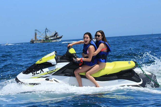 Jetski Ride Activity in El Medano Beach of Mexico - Should you book the Medano Beach WaveRunner ride?