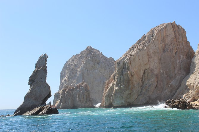 Land's End & Snorkel Tour in a Glass Bottom Boat (VisitA Cabo) - The glass-bottom boat: useful bonus or weak selling point?
