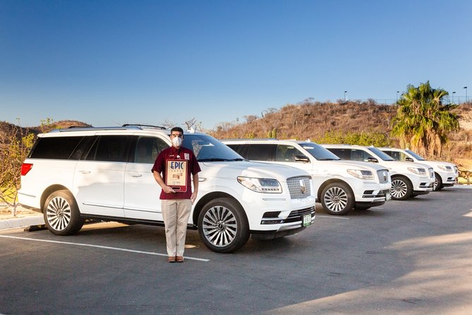 Lincoln Navigator Roundtrip Private Luxury Transportation - The service details that make arrival easier