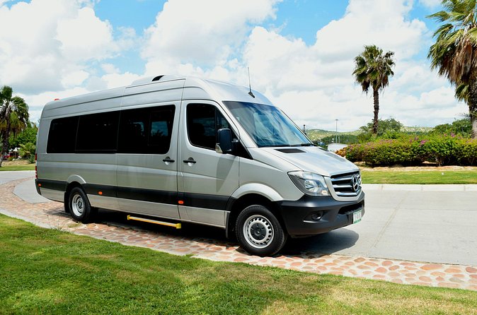 Los Cabos Airport Shuttle Roundtrip Hotels Only - What the vehicles and drivers add