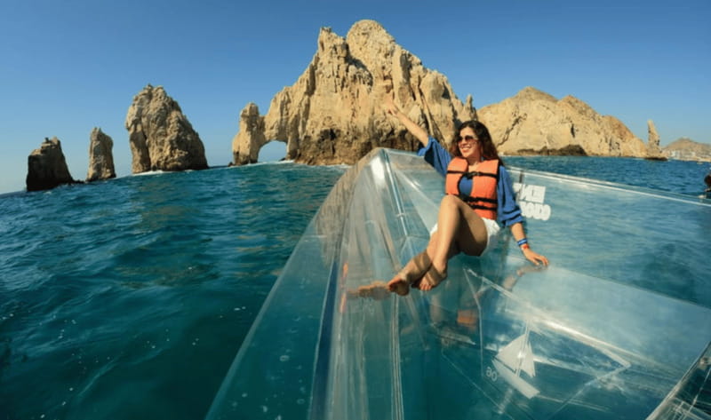 Los Cabos: Get to know the arch on the iconic transparent boat tour - Cabo San Lucas Marina sets the scene