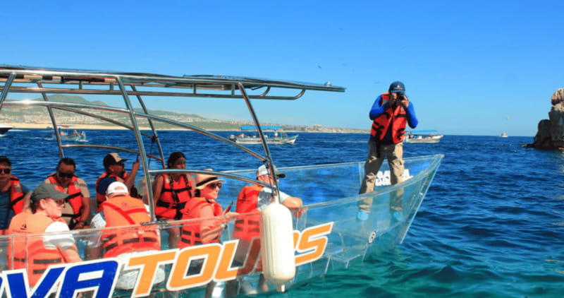 Los Cabos: Get to know the arch on the iconic transparent boat tour - Land’s End and the last piece of Baja California Sur