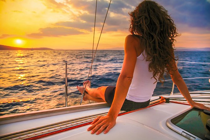 Los Cabos Luxury Sunset Sail with Light Appetizers and Open Bar - Lover’s Beach, Divorce Beach, and El Arco