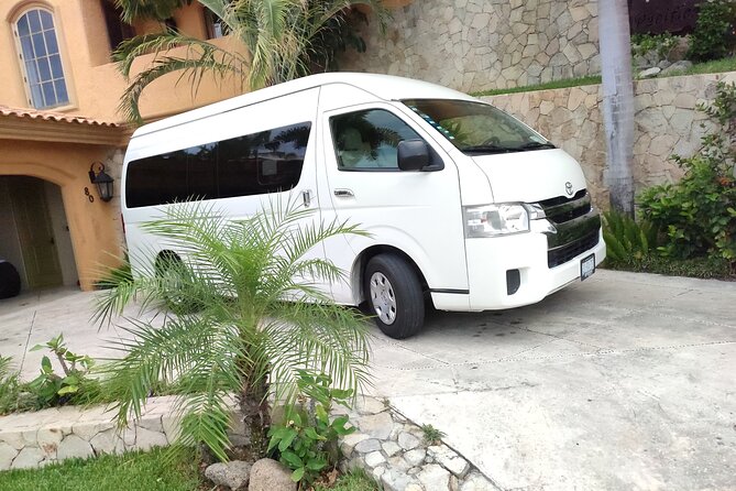 Los Cabos Private Transportation (Zone 3) One Way - Leaving the airport without missing the meeting point