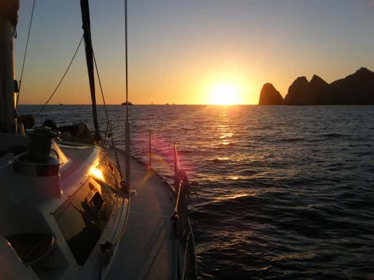 Los Cabos: Shared Sunset Sailing Cruise - The first views: Lovers’ Beach, Land’s End, and the Arch