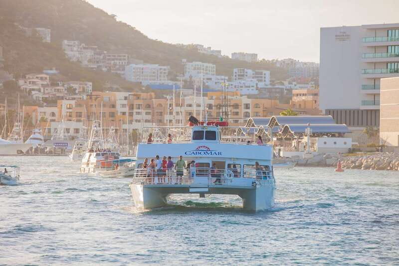Los Cabos: Sunset Dinner Cruise with Transportation - From dinner cruise to evening music