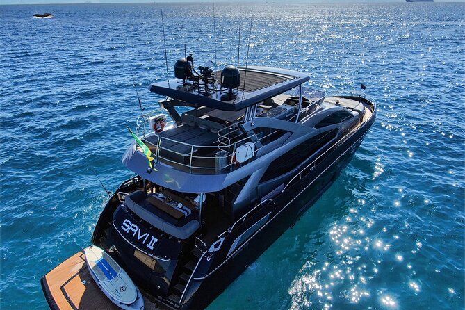 Luxury Black Yacht in Cabo - A private yacht with Cabo’s best sights in two hours
