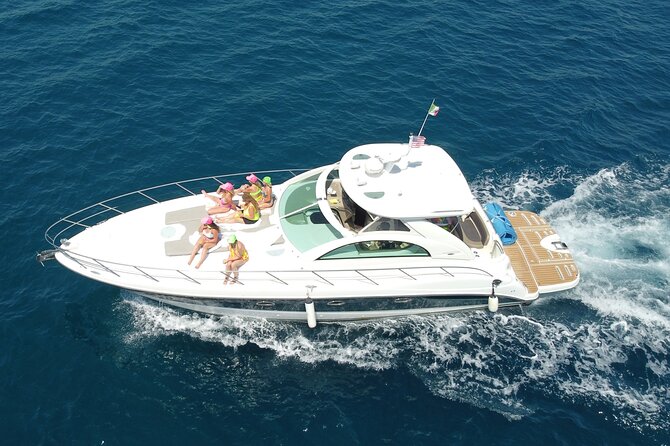 Luxury yacht for private tour EN Cabo San Lucas - A private yacht day in Cabo, without the party-boat crowd