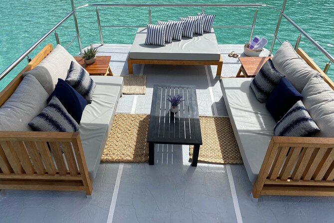 Private Cabo 35ft cat experience Food and open bar included! - A quieter beach and the Cabo San Lucas Bay cruise