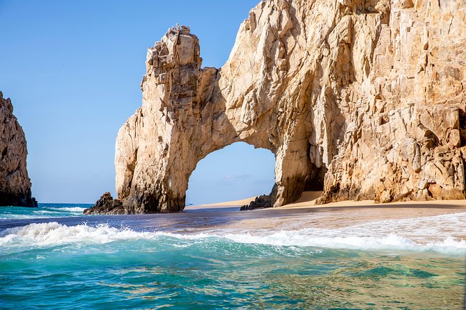 Private Day Trip to San José & Cabo San Lucas - What makes the guides important