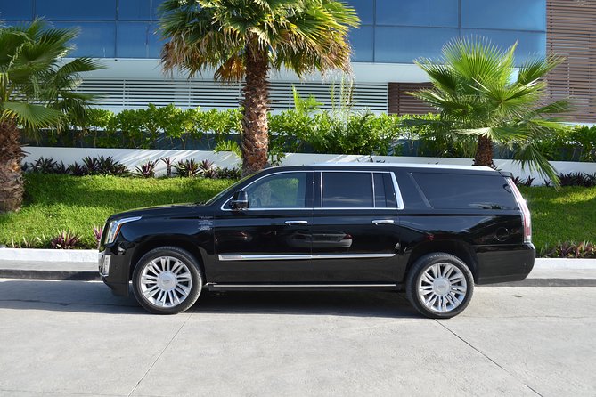 Private Departure Luxury Transfer Hotels to: San Jose International Airport (1 - 5) - The vehicle: comfortable, but not guaranteed to match the picture