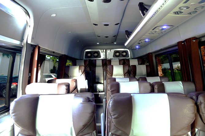 Private Departure Luxury Transfer Hotels to: San Jose International Airport (1 - 5) - What the ride is like on the road
