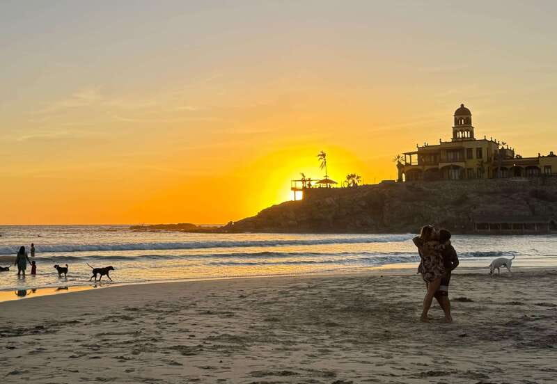 Private experience from Cabo San Lucas to La Paz: (Balandra beach) - La Paz and its waterfront rhythm