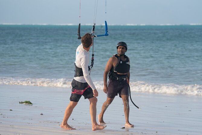 Private Kitesurfing Discovery in La Ventana - Moving from kite flying to water practice