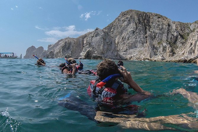 Private Los Cabos snorkeling tour to Chileno bay and Santa Maria cove - Why a beach-entry tour may suit you
