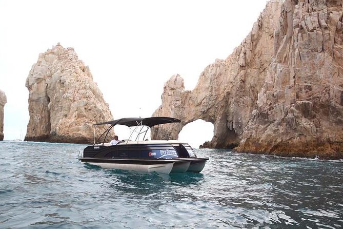 Private Luxury Pontoon Boat, Snorkel, Arch, Sunset & byond - Guides who make the short trip work