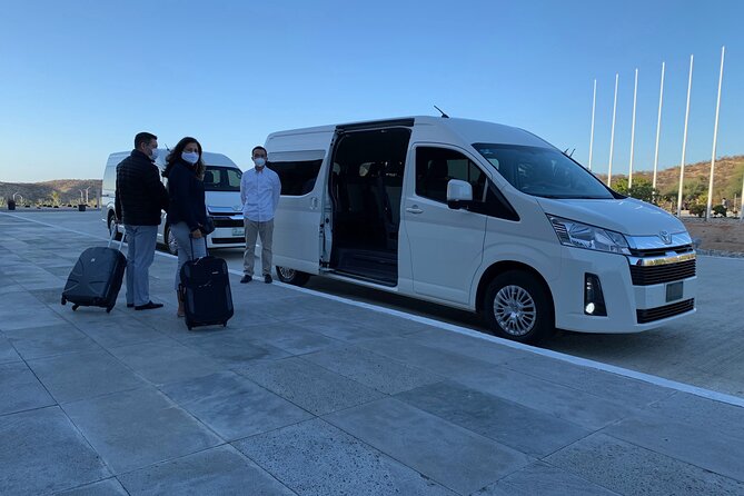 Private Roundtrip Transfer from Los Cabos Airport - From SJD customs to shade 7