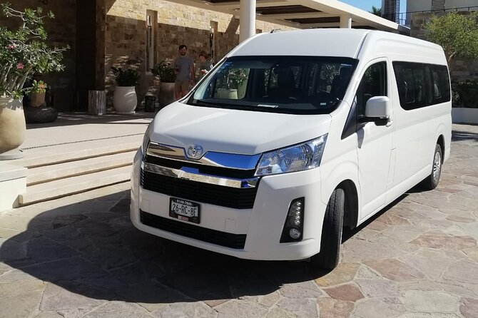 Private Transfer from Los Cabos Airport to Cabo San Lucas - From baggage claim to your private vehicle
