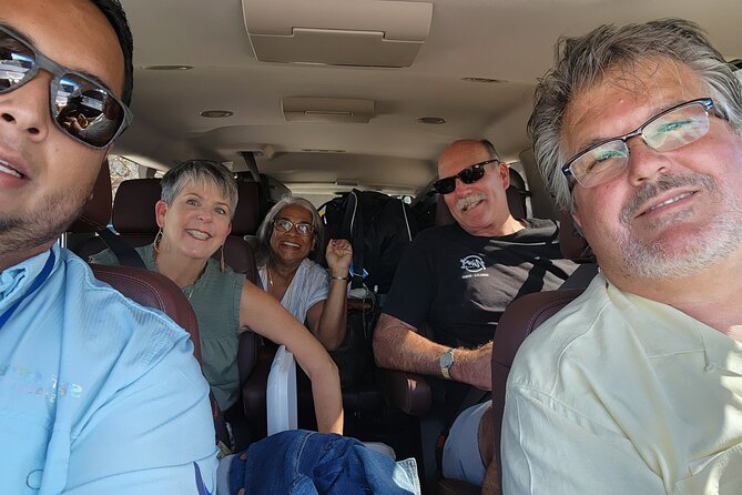 Private Transportation from Los Cabos Airport to ROUND TRIP Hotels - The drivers are part of the value