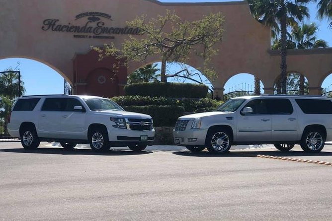 Private Transportation in cabo (Airport and City) - The first 40 minutes: direct, cool, and private