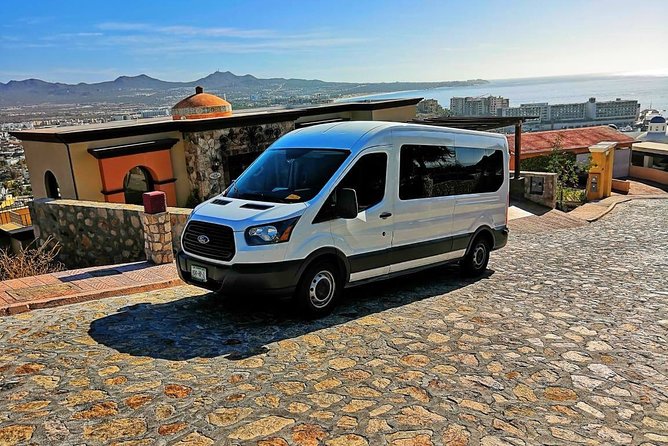 Private Transportation Los Cabos Airport Plus Services - Handling delays, traffic, and airport crowds