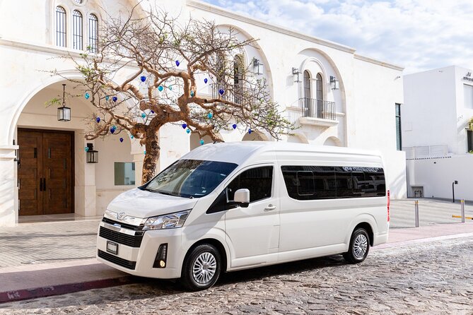 Private VAN Round-Trip from Airport to Hotels in The Corridor - A calm start at Los Cabos Airport