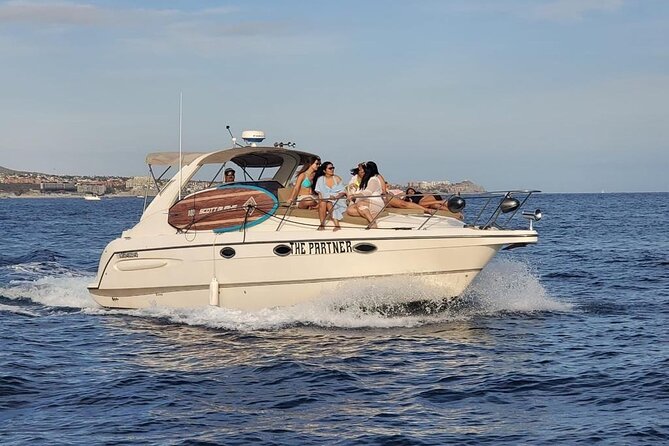 Private yacht rental for 2 hours - Cabo’s Arch, sea lions, and the Pacific side