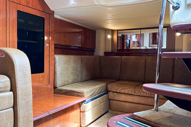 Private Yacht Sea Ray all-inclusive charter in Cabo - One Hour Along the Pacific Coast