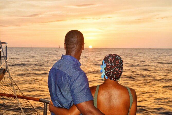 Romantic Sailboat Sunset: Live Music, Premium Bar & Dinner -Cabos - Who will enjoy this Cabo sunset sail?