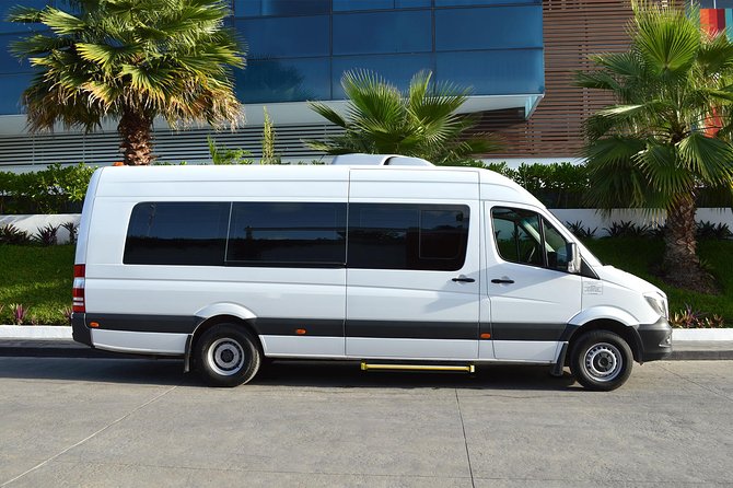 Shared Departure Transfer: Hotel to Los Cabos International Airport - A simple ride from your hotel to Los Cabos airport